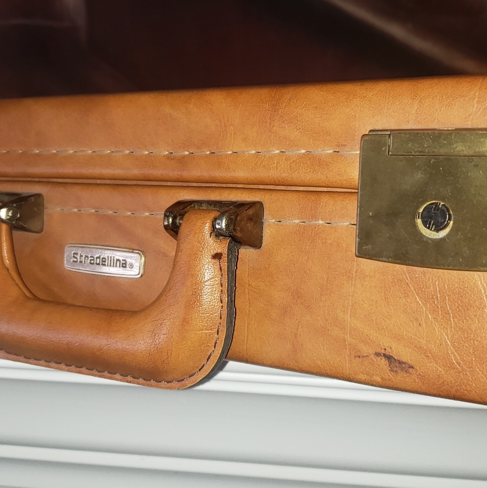 Stradellina Leather Briefcase - Picture 2 of 10
